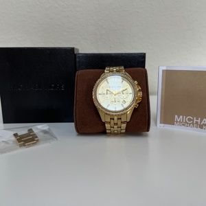 Michael Kors Women’s MK 5347 Pilot Gold Watch